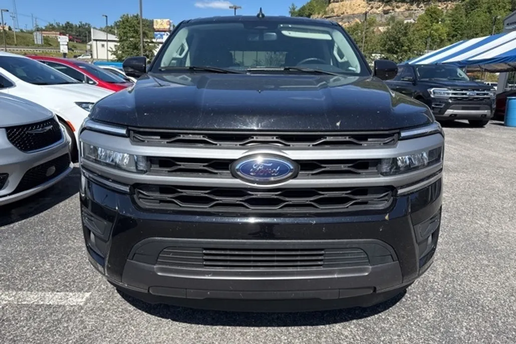 2024 Ford Expedition XLT photo 1