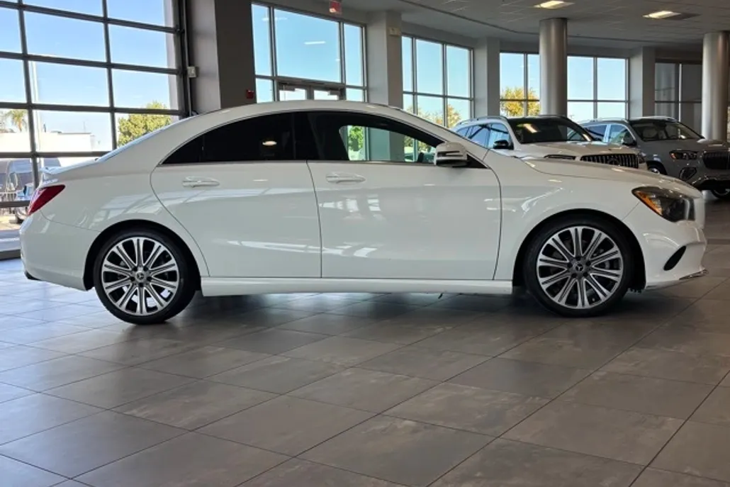 2019 Mercedes Benz CLA 250 photo 1