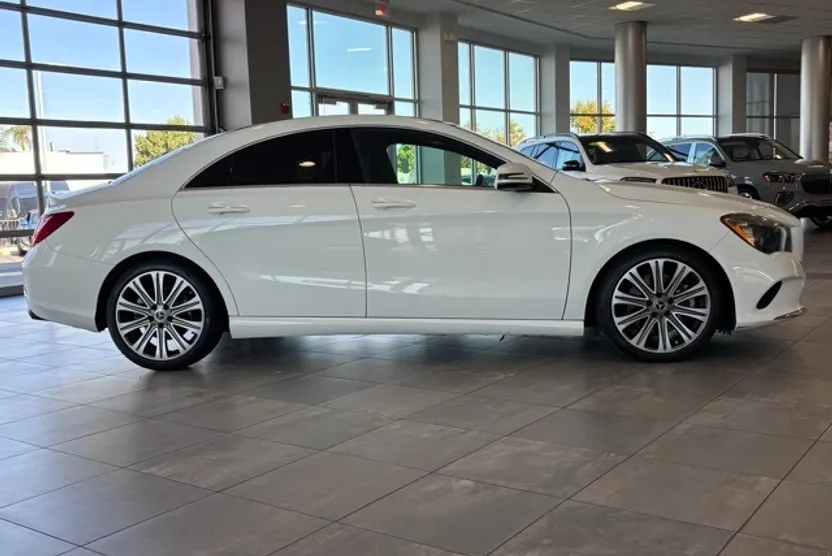 2019 Mercedes Benz CLA 250 photo 1
