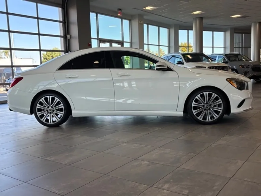 2019 Mercedes Benz CLA 250 photo 1