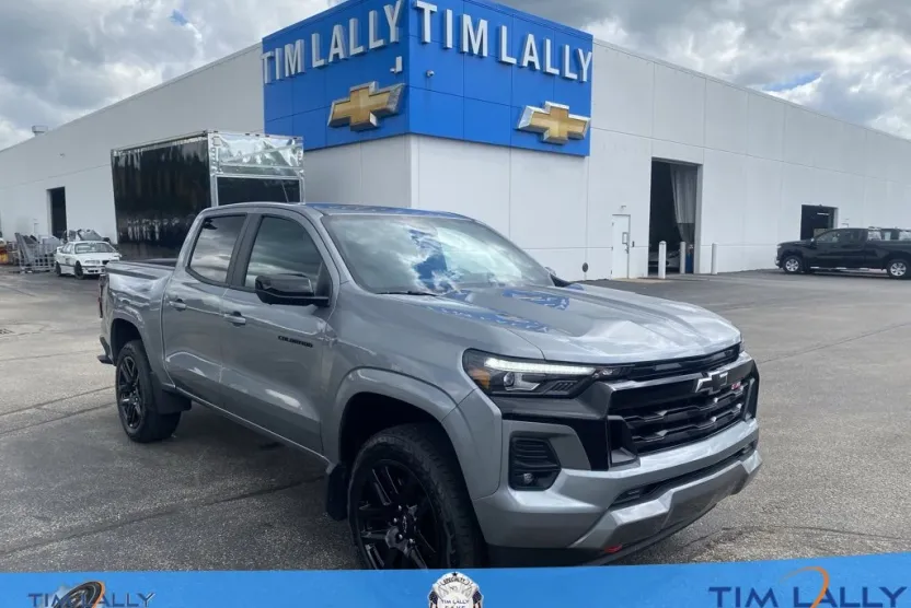 2024 Chevrolet Colorado Z71 photo 1