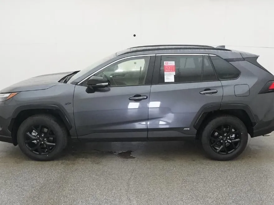 2025 Toyota RAV4 Hybrid XLE photo 1