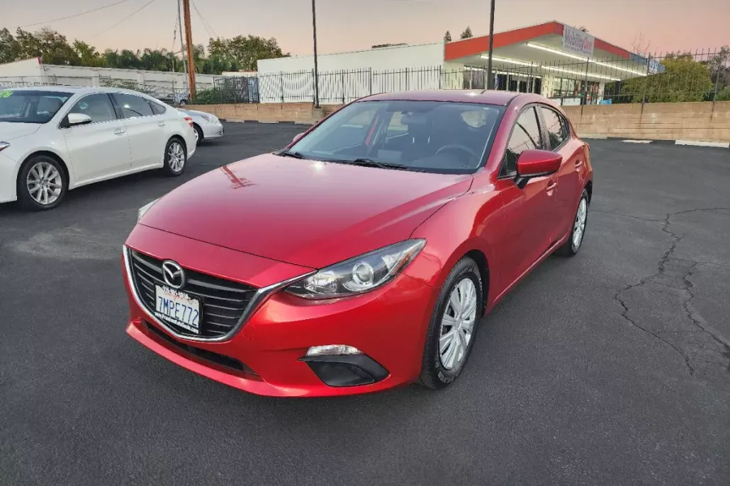 2015 Mazda Mazda3 i Sport photo 1