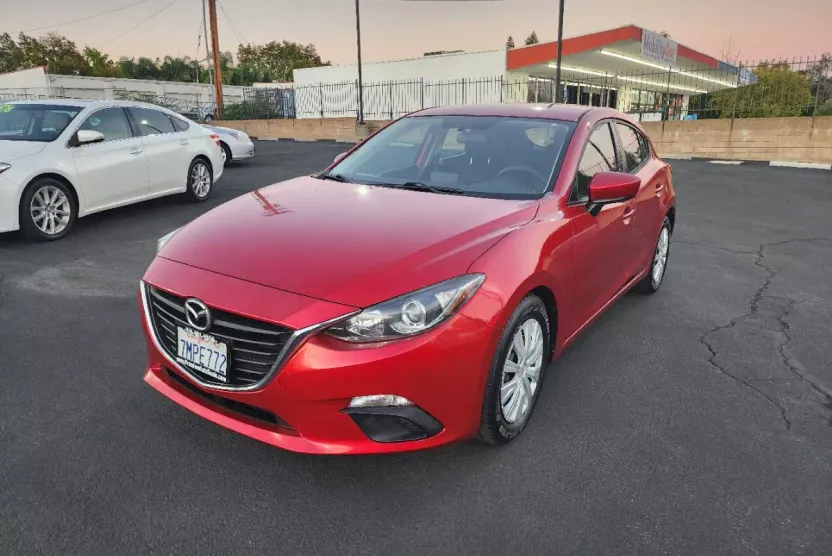 2015 Mazda Mazda3 i Sport photo 1