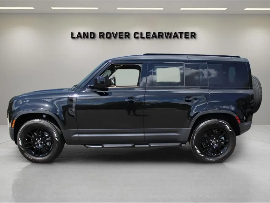 2025 Land Rover Defender 110 S photo 1