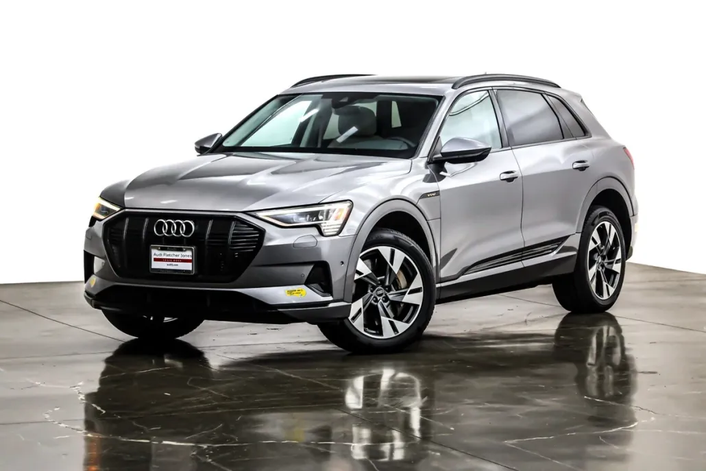 2022 Audi e-tron Premium photo 1