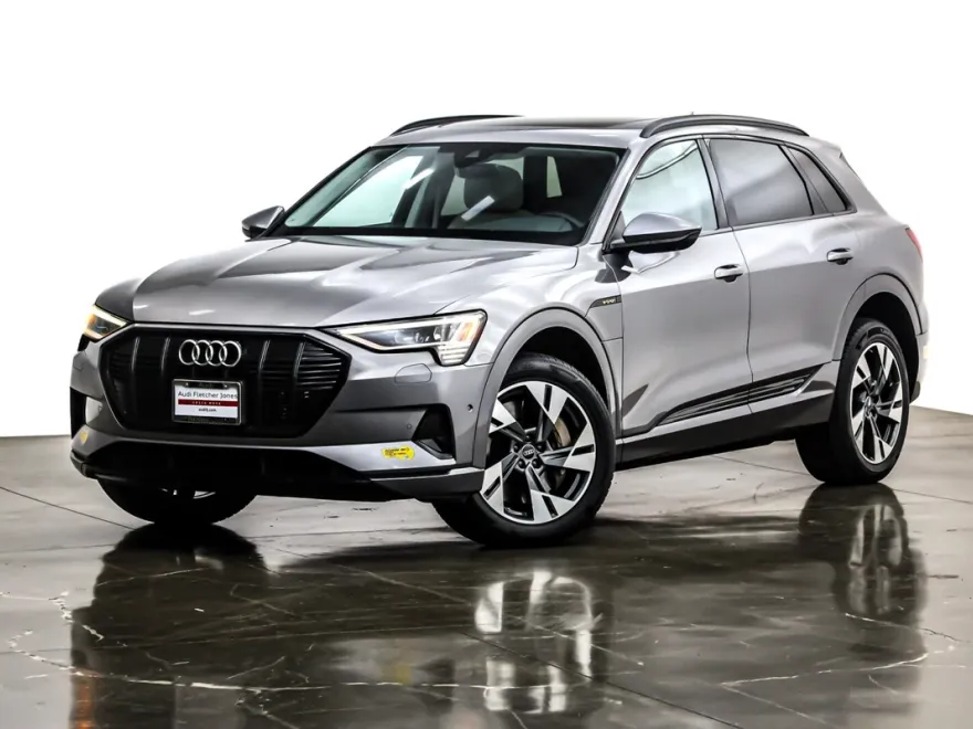 2022 Audi e-tron Premium photo 1
