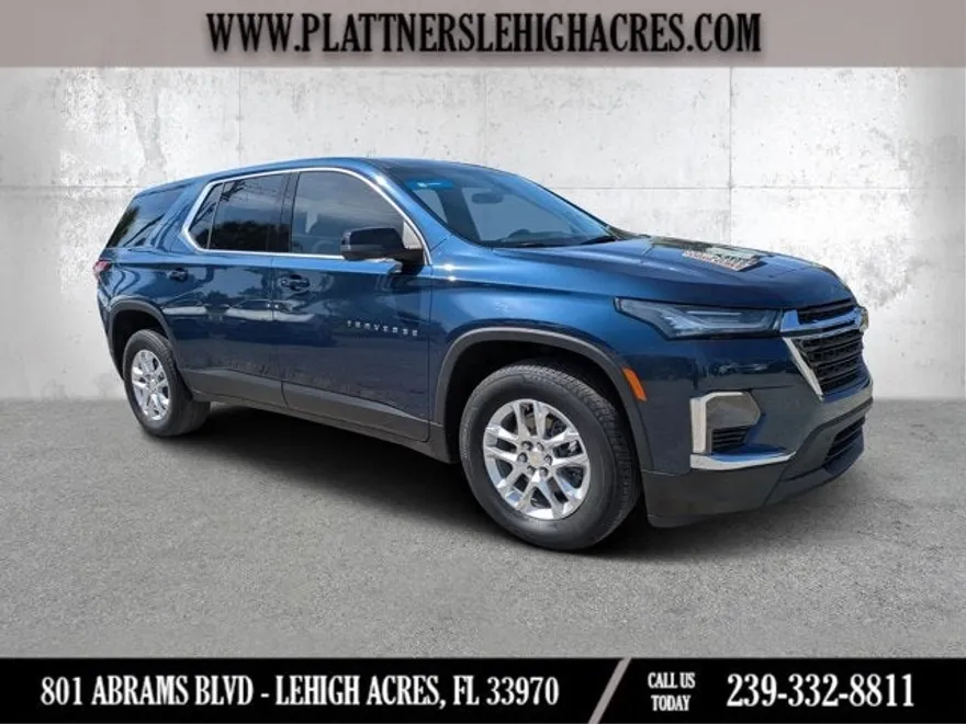 2023 Chevrolet Traverse LS photo 1