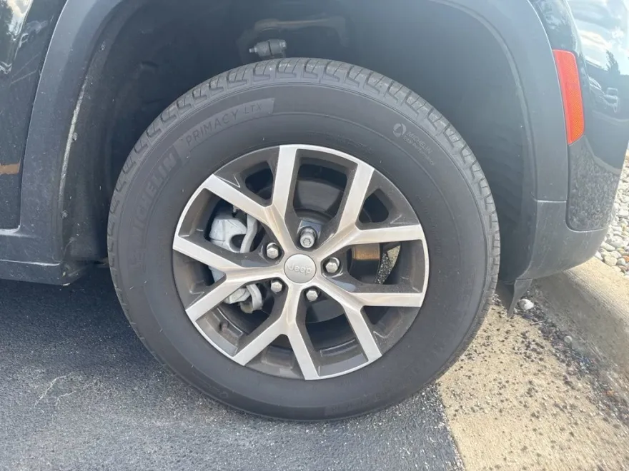 2023 Jeep Grand Cherokee Limited photo 1