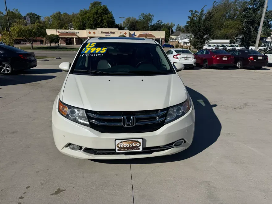2015 Honda Odyssey Touring Elite photo 1