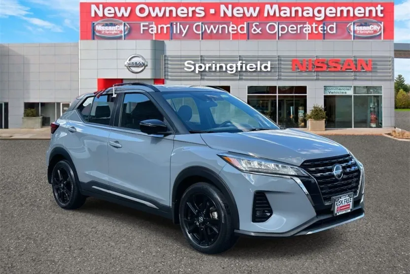 2021 Nissan Kicks SR photo 1