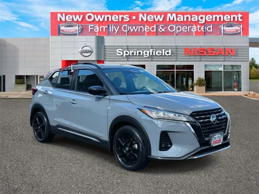 2021 Nissan Kicks SR photo 1