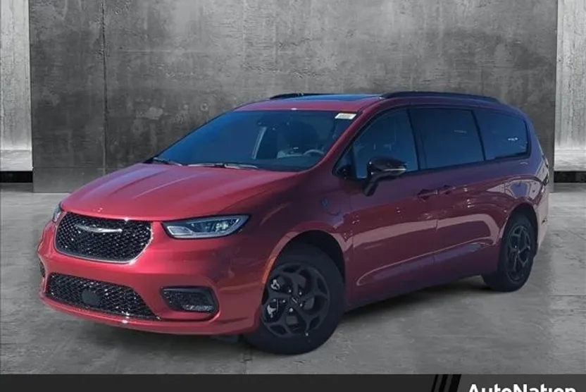 2025 Chrysler Pacifica Hybrid S Appearance photo 1