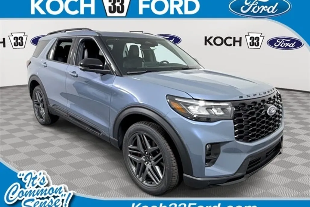 2025 Ford Explorer ST-Line photo 1