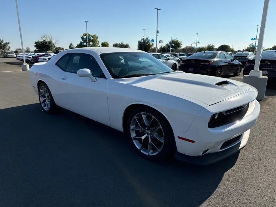 2022 Dodge Challenger GT photo 1