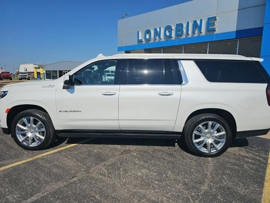 2023 Chevrolet Suburban High Country photo 1