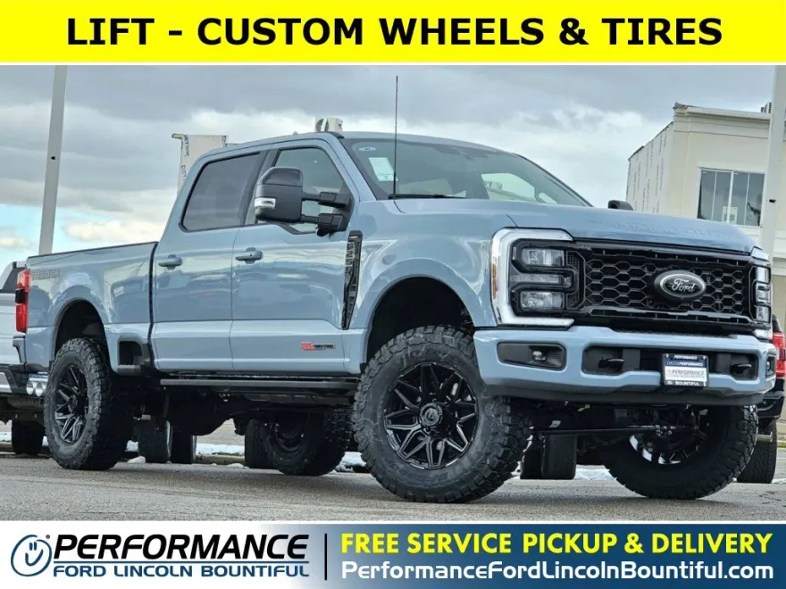 2025 Ford F-250 Lariat photo 1