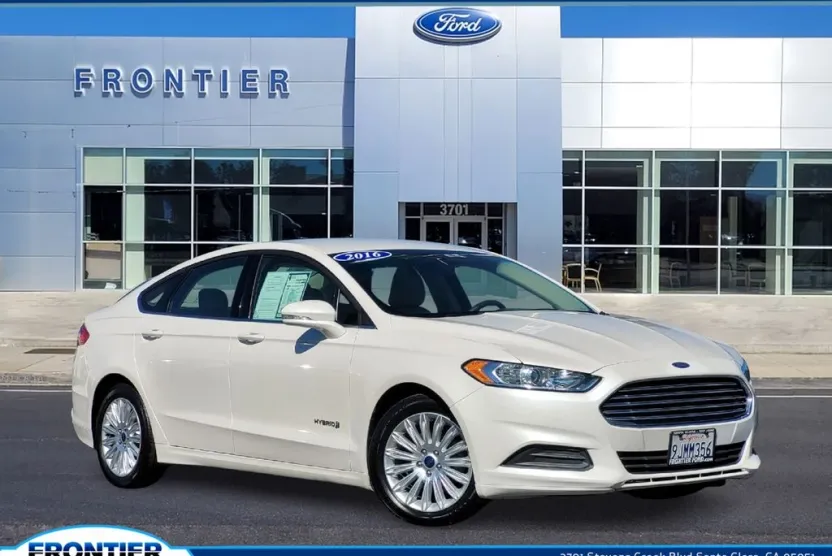 2016 Ford Fusion Hybrid SE photo 1