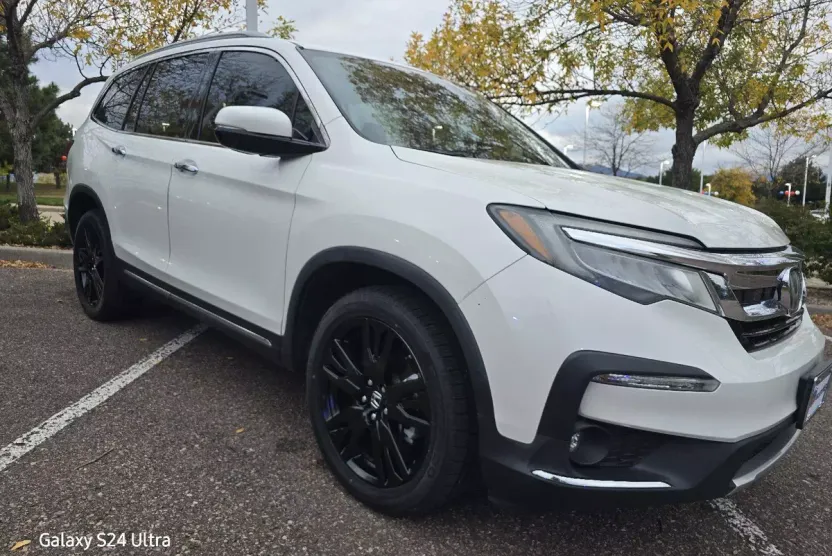 2019 Honda Pilot Touring photo 1