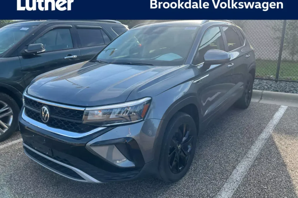 2022 Volkswagen Taos SE photo 1