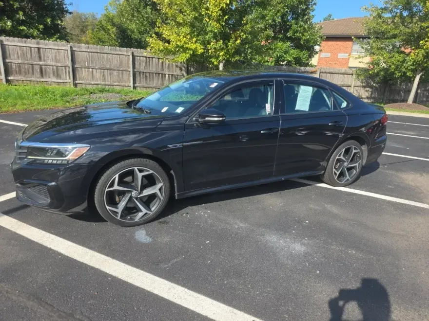 2020 Volkswagen Passat 2.0T R-Line photo 1