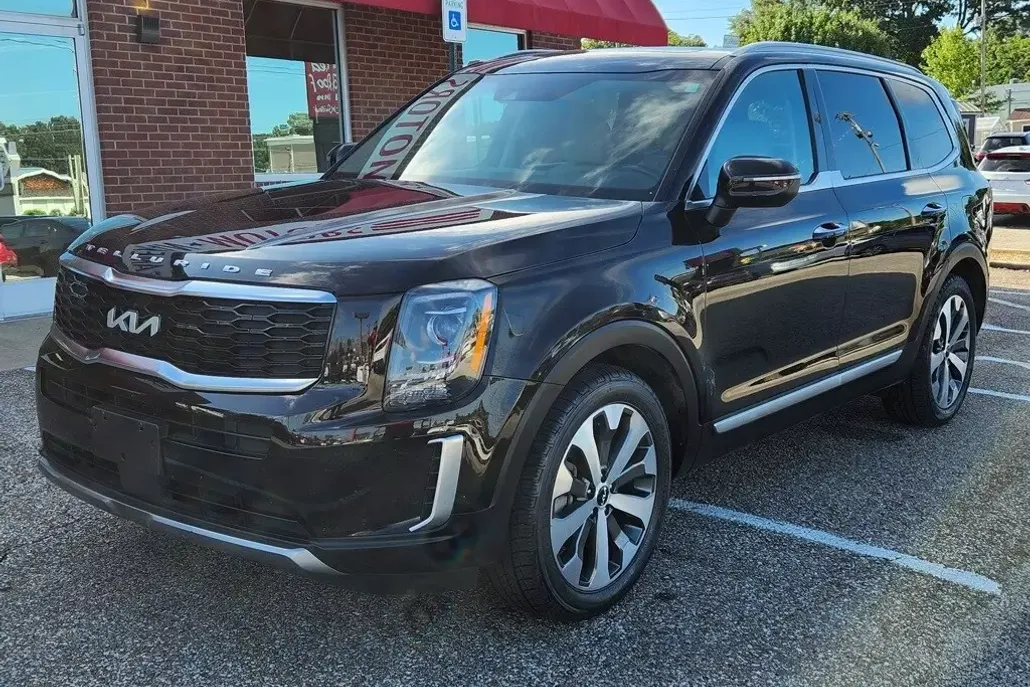 2022 Kia Telluride S photo 1