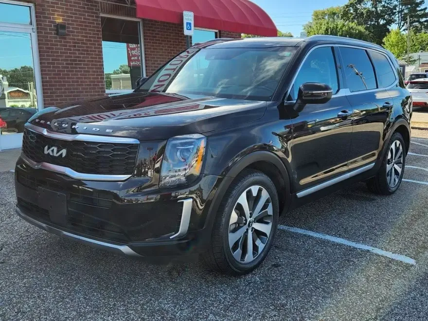 2022 Kia Telluride S photo 1