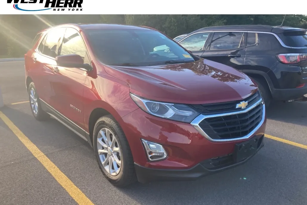 2019 Chevrolet Equinox LT photo 1