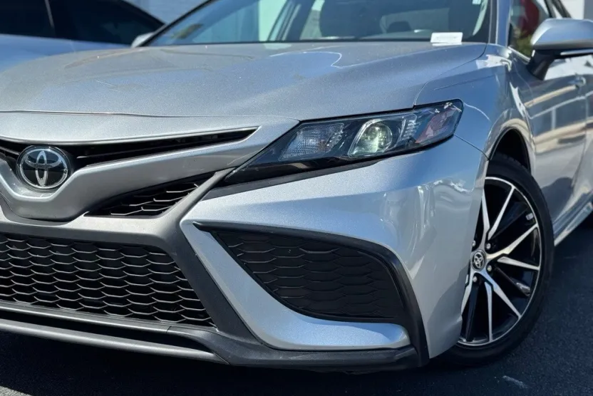 2023 Toyota Camry SE photo 1