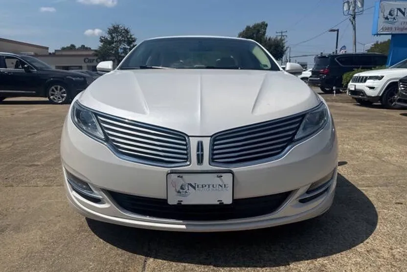 2015 Lincoln MKZ Base photo 1