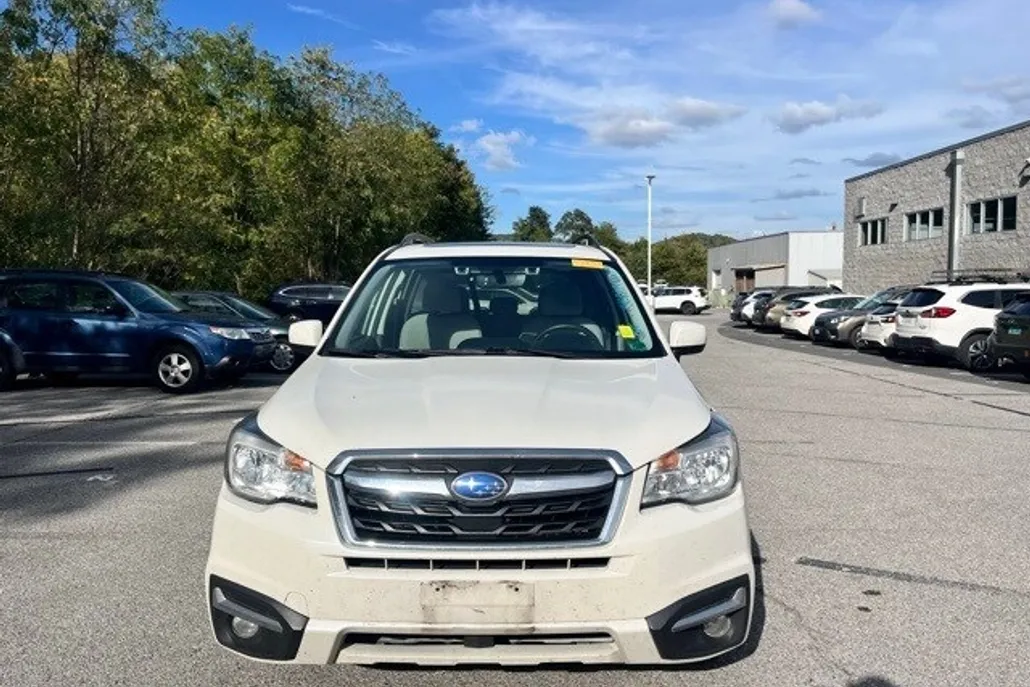2017 Subaru Forester 2.5i Premium photo 1