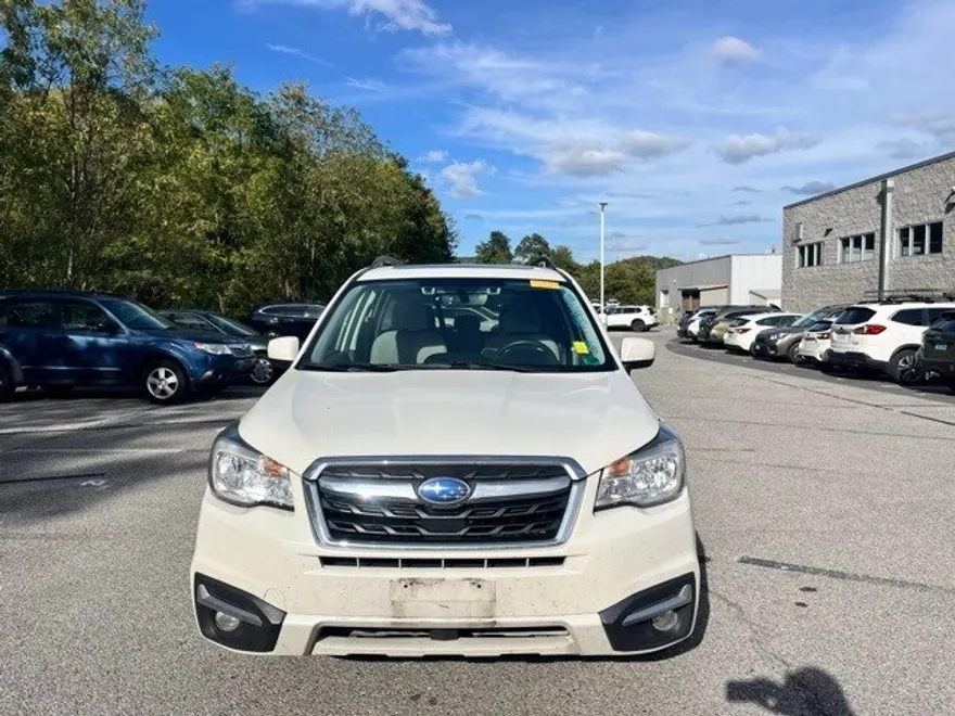 2017 Subaru Forester 2.5i Premium photo 1