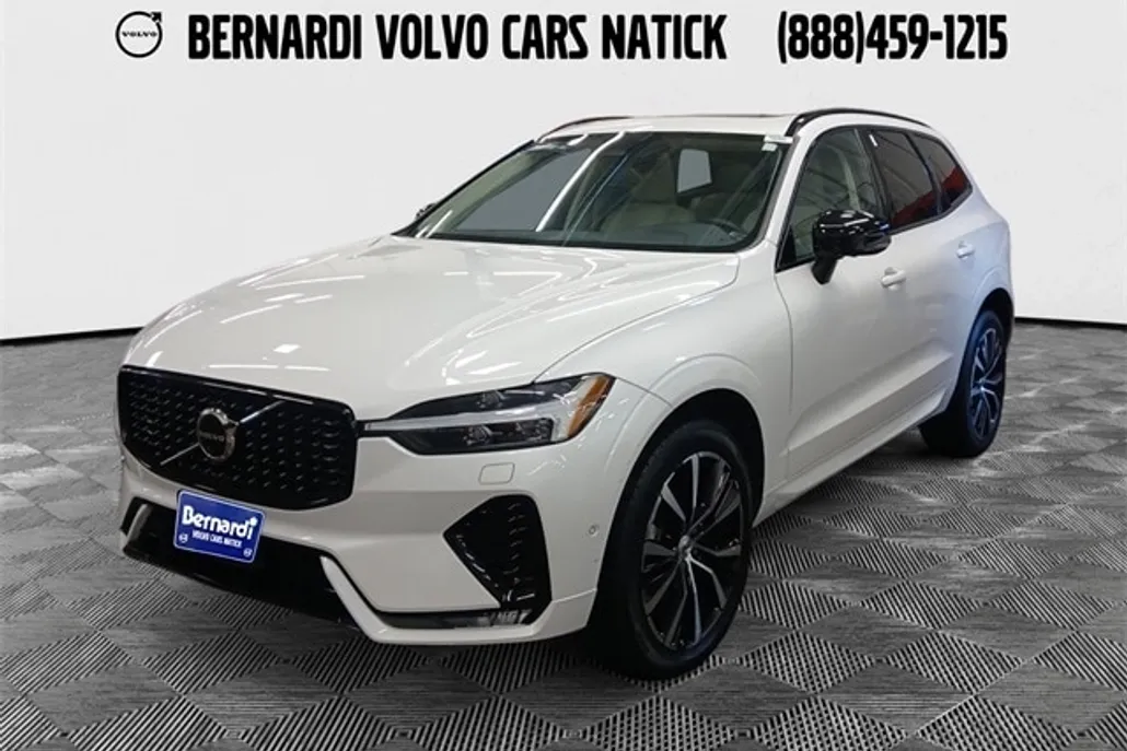 2023 Volvo XC60 B5 Plus photo 1