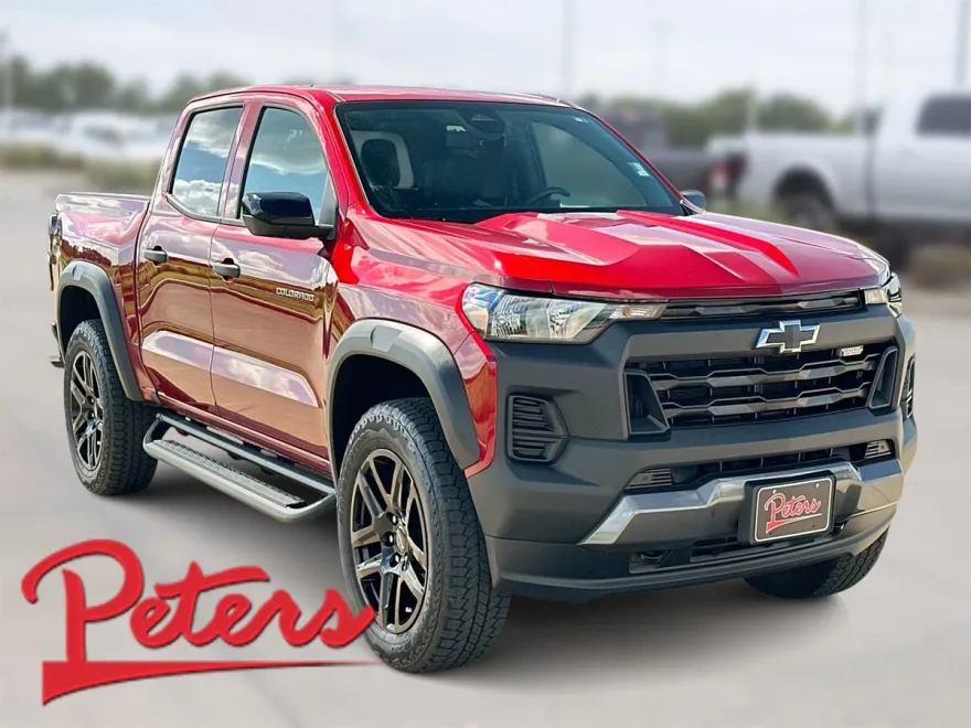 2024 Chevrolet Colorado Trail Boss photo 1