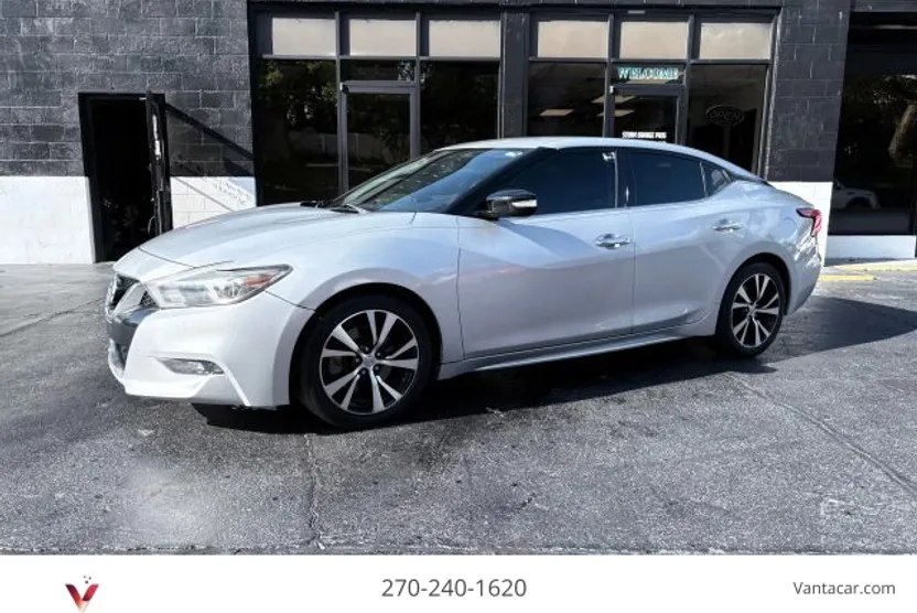 2018 Nissan Maxima SV photo 1