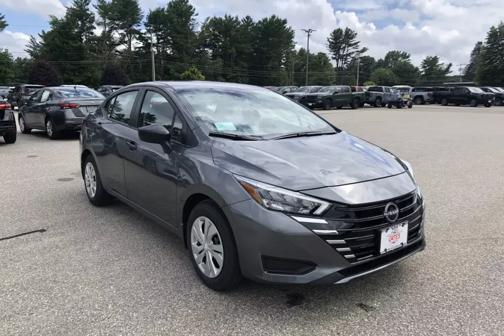 2025 Nissan Versa S photo 1