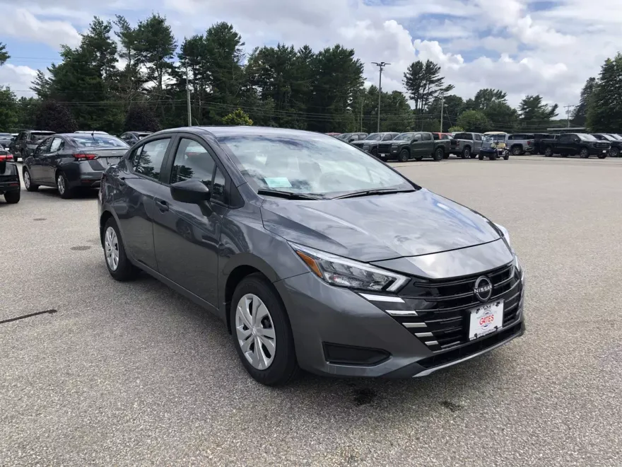 2025 Nissan Versa S photo 1