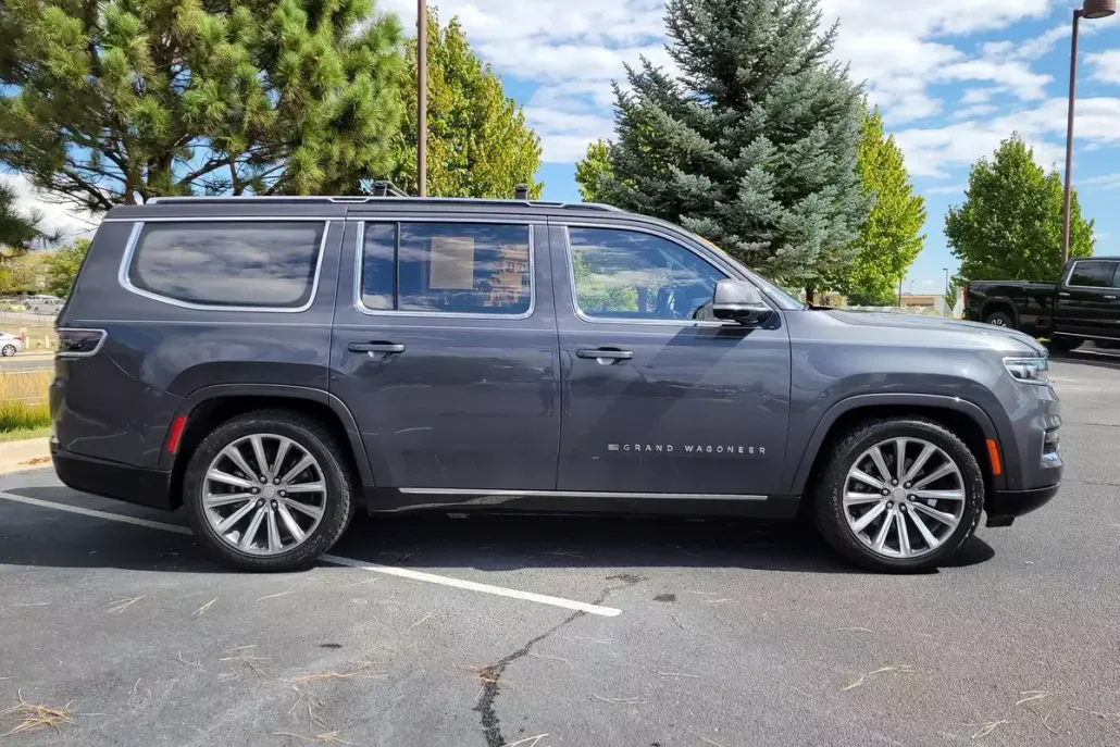 2022 Jeep Grand Wagoneer II photo 1