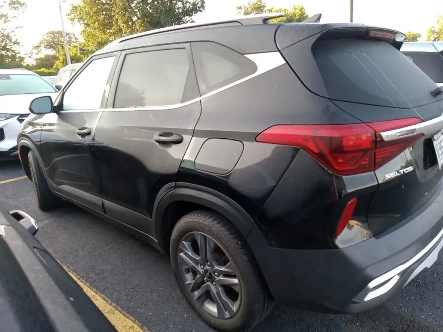 2022 Kia Seltos S photo 1