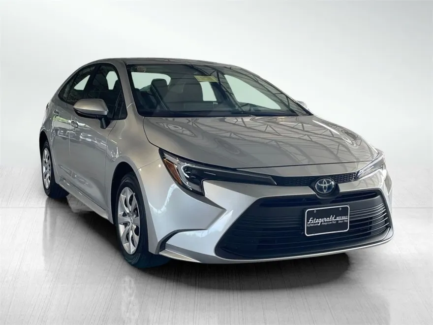 2025 Toyota Corolla Hybrid LE photo 1