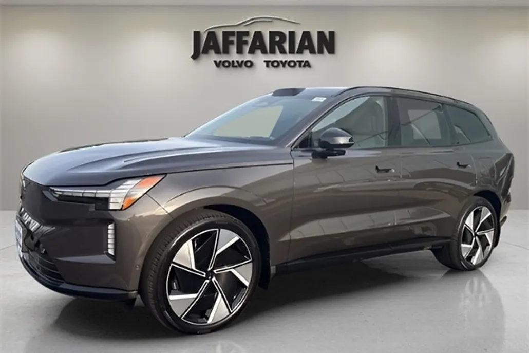 2025 Volvo EX90 Twin Motor Performance Ultra photo 1