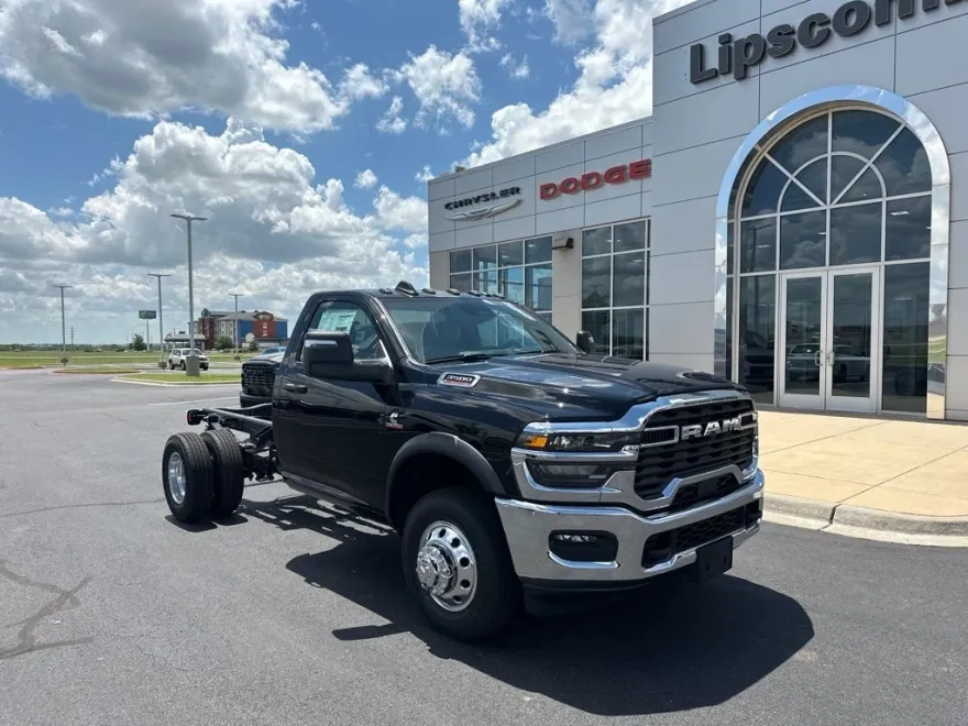 2025 Ram 3500 Tradesman photo 1