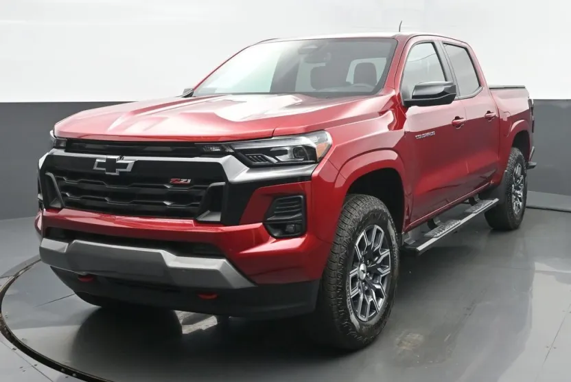 2024 Chevrolet Colorado Z71 photo 1