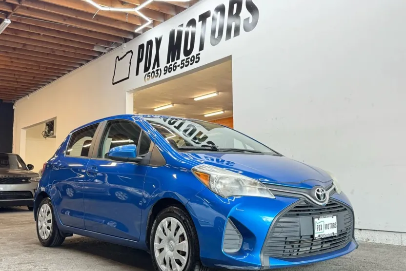 2017 Toyota Yaris L photo 1