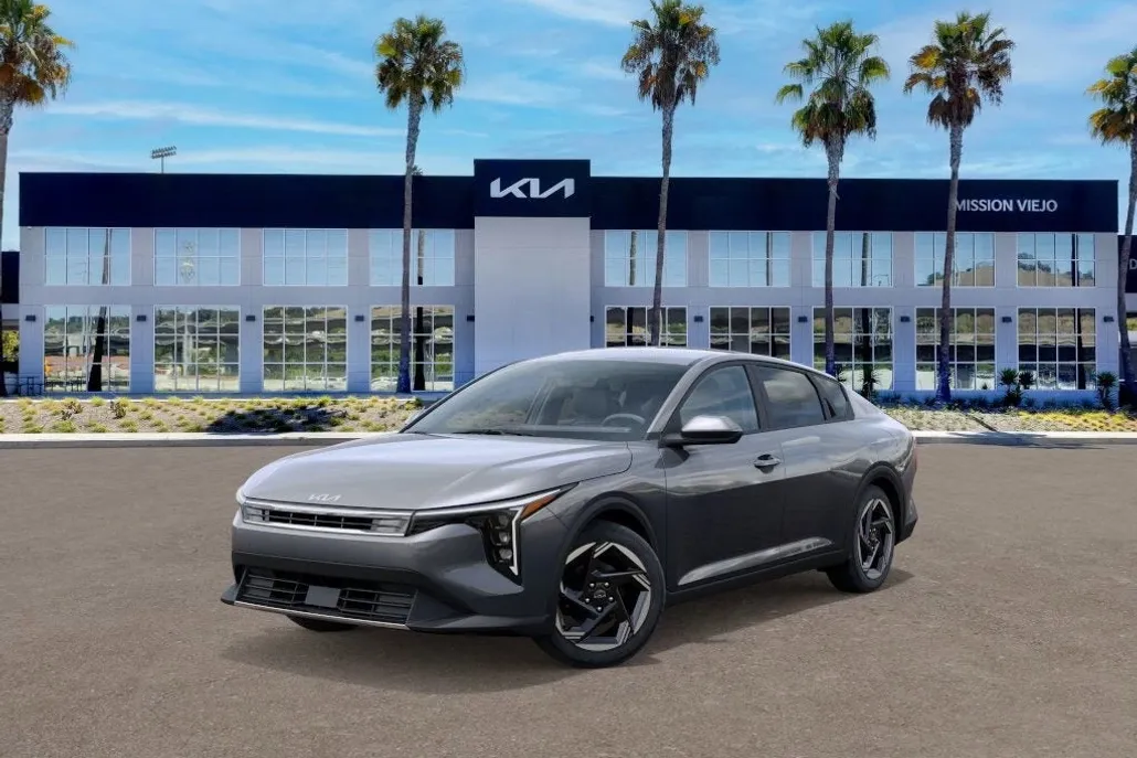 2025 Kia K4 EX photo 1