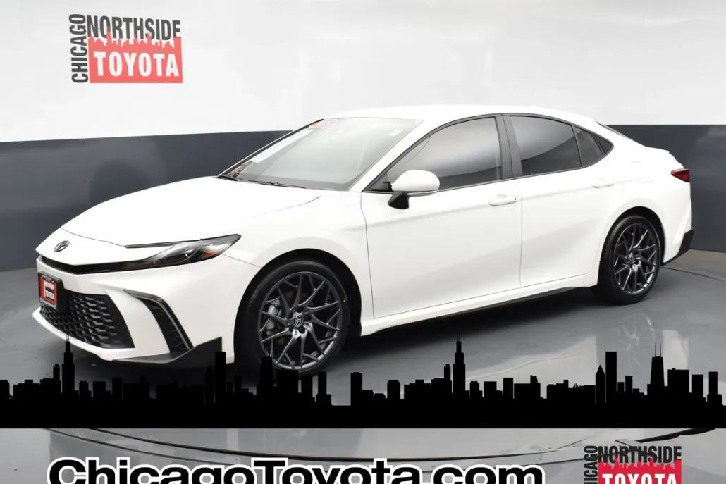 2025 Toyota Camry SE photo 1