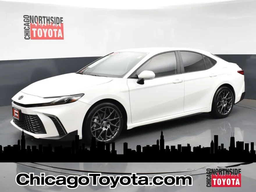 2025 Toyota Camry SE photo 1