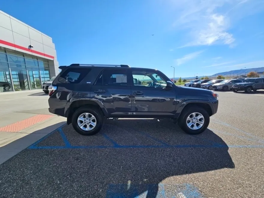2024 Toyota 4Runner SR5 photo 1
