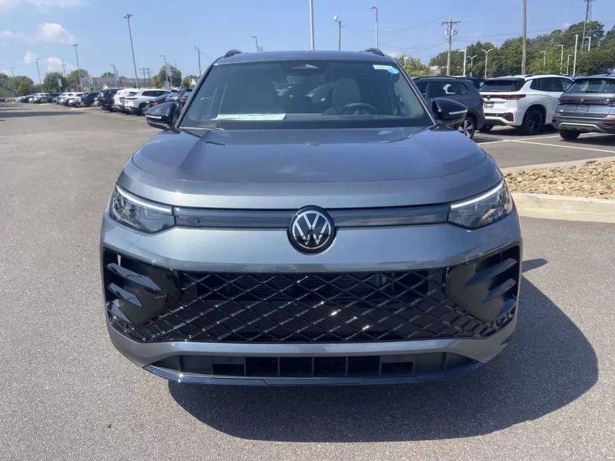 2025 Volkswagen Tiguan SE R-Line Black photo 1
