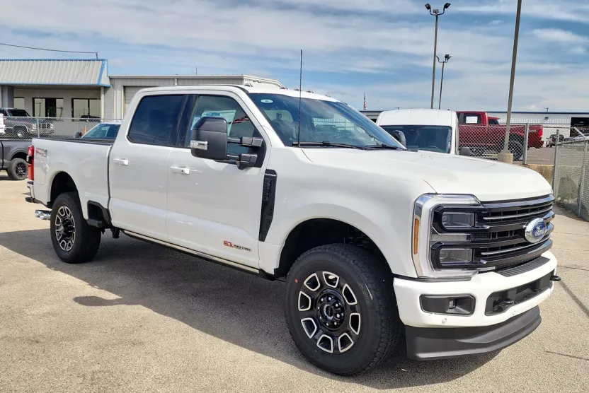 2026 Ford F-350 Platinum photo 1